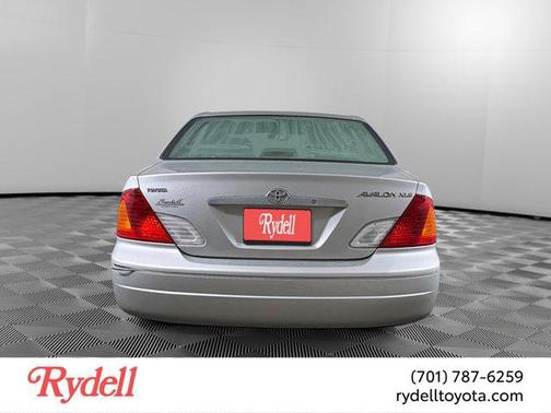 2002 Toyota Avalon XL