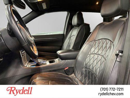 2022 Jeep Grand Cherokee Laredo