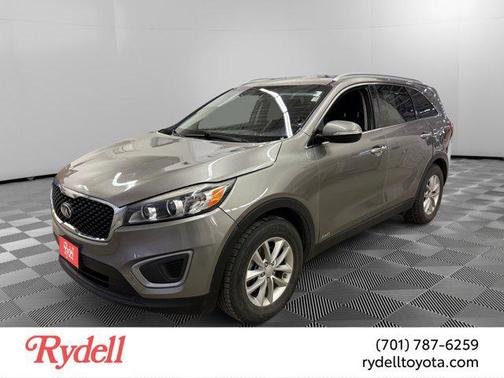 Titanium Silver 2017 Kia Sorento LX