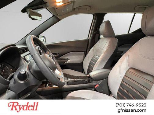 2022 Nissan Kicks SR