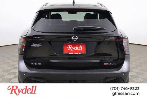 2025 Nissan Kicks SR