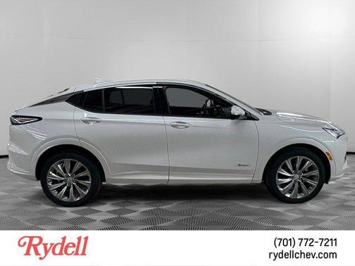 White Frost Tricoat 2025 Buick Envista Avenir FWD