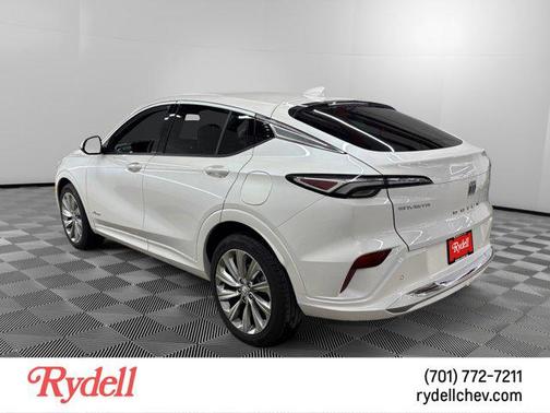 White Frost Tricoat 2025 Buick Envista Avenir FWD