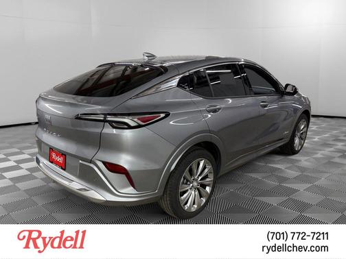 Moonstone Gray Metallic 2025 Buick Envista Avenir FWD