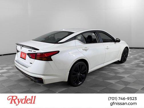 2022 Nissan Altima SR Intelligent AWD