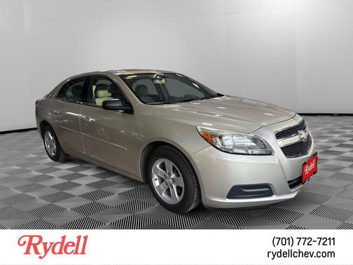 Champagne Silver Metallic 2013 Chevrolet Malibu 1LS