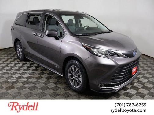 2021 Toyota Sienna XLE