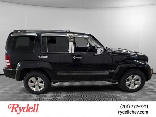 Brilliant Black Crystal Pearlcoat 2012 Jeep Liberty Sport
