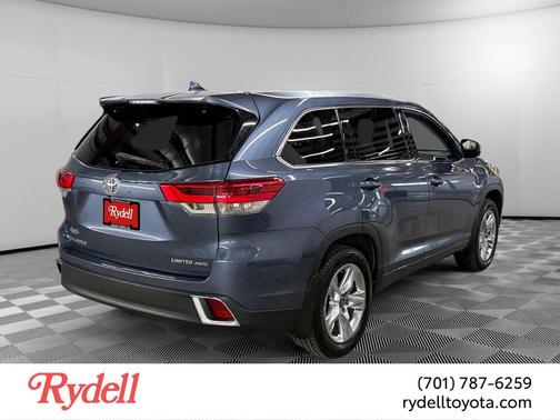 Shoreline Blue Pearl 2018 Toyota Highlander Limited