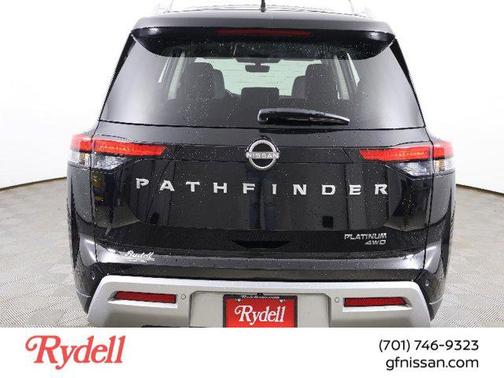 2023 Nissan Pathfinder Platinum 4WD