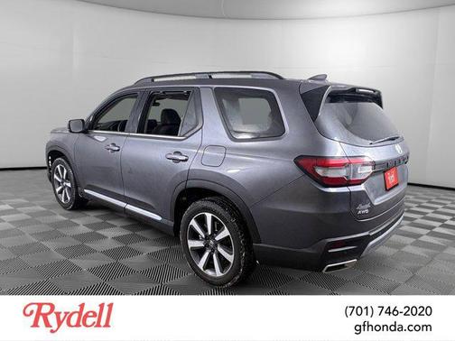 2025 Honda Pilot Touring 8-Passenger