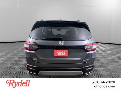 2025 Honda Pilot Touring 8-Passenger