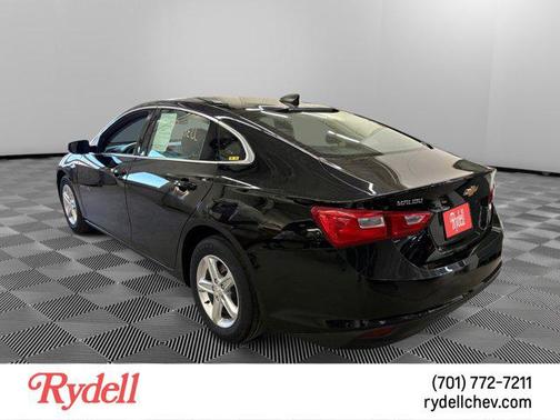Mosaic Black Metallic 2024 Chevrolet Malibu 1LS