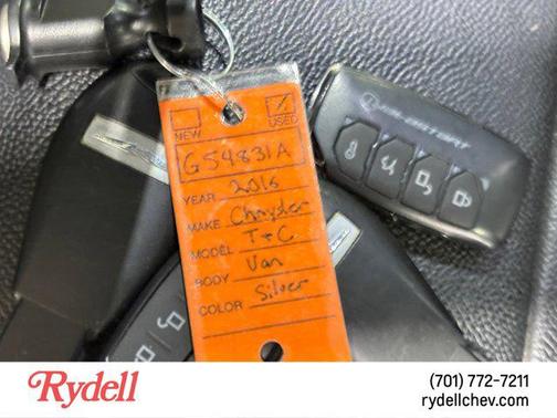 2016 Chrysler Town & Country Touring