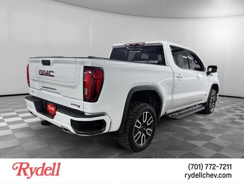 Summit White 2024 GMC Sierra 1500 AT4