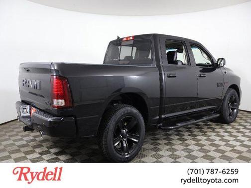 2017 RAM 1500 Night Crew Cab 4x4 5'7' Box