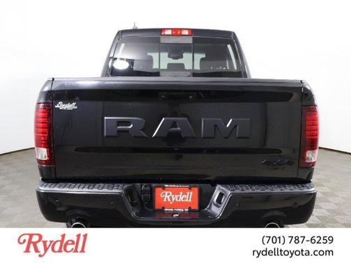 2017 RAM 1500 Night Crew Cab 4x4 5'7' Box