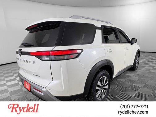 2023 Nissan Pathfinder SL 4WD