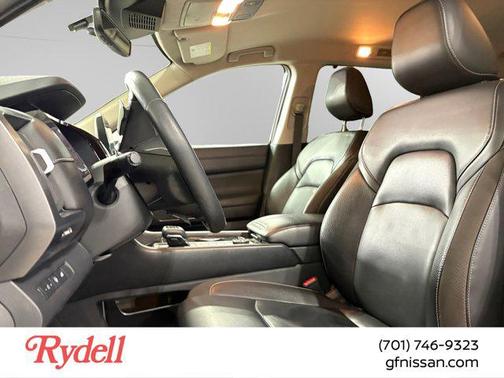 2023 Nissan Pathfinder SL 4WD