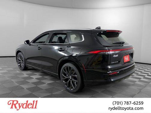 2025 Toyota Crown Signia XLE