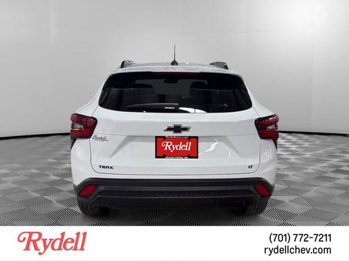 Summit White 2026 Chevrolet Trax LT
