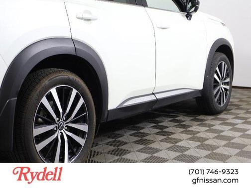 2024 Nissan Pathfinder Platinum 4WD