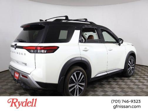 2024 Nissan Pathfinder Platinum 4WD