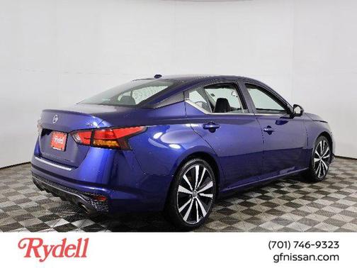 2022 Nissan Altima SR FWD