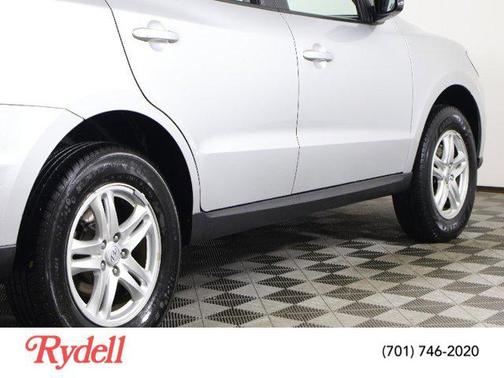 2012 Hyundai SANTA FE GLS