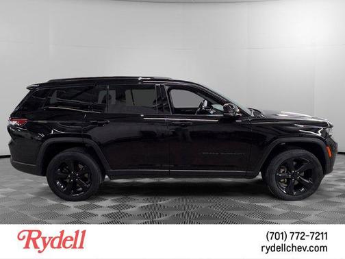 Diamond Black Crystal Pearlcoat 2022 Jeep Grand Cherokee L Altitude