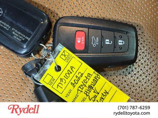 2022 Toyota Highlander Platinum