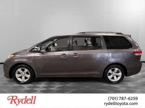 2013 Toyota Sienna LE