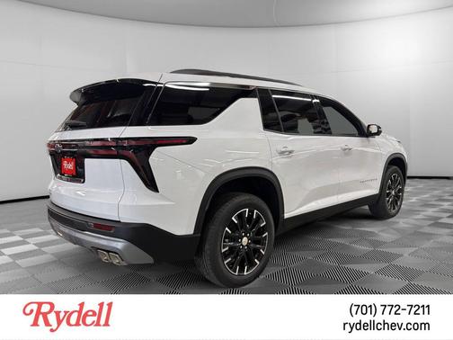 Summit White 2026 Chevrolet Traverse LT
