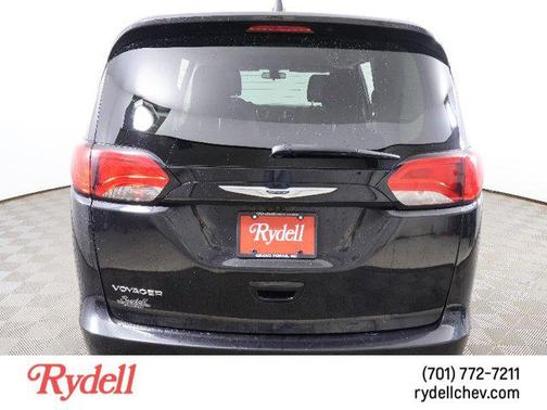 2022 Chrysler Voyager LX