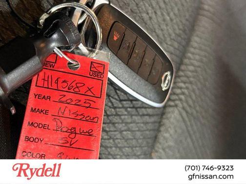 2025 Nissan Rogue SV