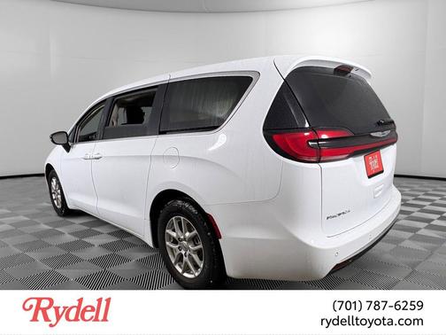 Bright White Clearcoat 2024 Chrysler Pacifica Touring L