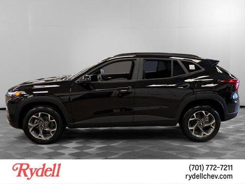 Mosaic Black Metallic 2026 Chevrolet Trax LT