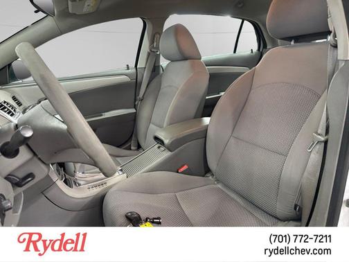 Summit White 2010 Chevrolet Malibu LS