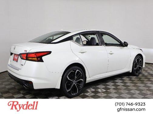 2023 Nissan Altima SR Intelligent AWD