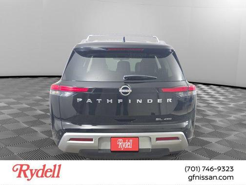 2025 Nissan Pathfinder SL 4WD