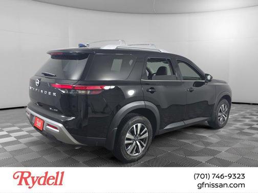 2025 Nissan Pathfinder SL 4WD