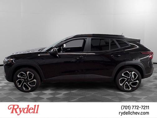 Mosaic Black Metallic 2026 Chevrolet Trax FWD 2RS