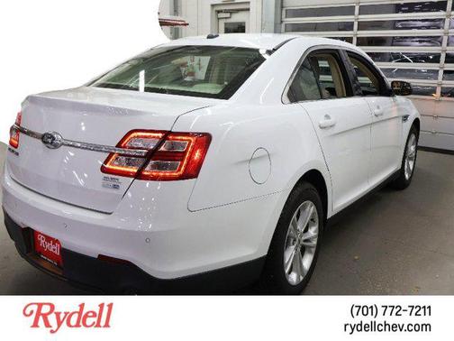 2017 Ford Taurus SEL