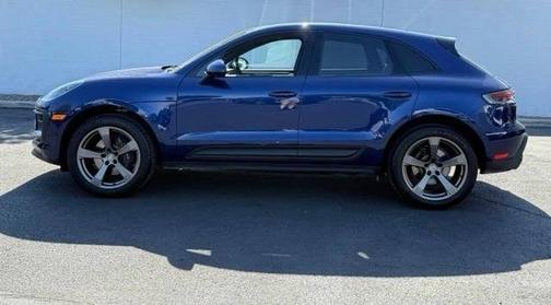 Gentian Blue Metallic 2025 Porsche Macan