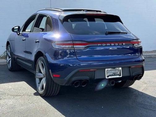 Gentian Blue Metallic 2025 Porsche Macan