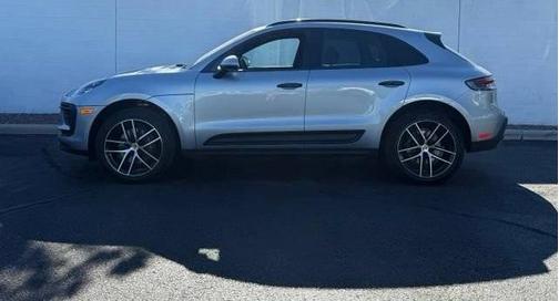 Dolomite Silver Metallic 2025 Porsche Macan