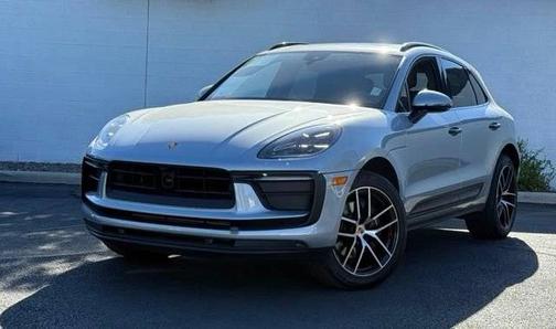 Dolomite Silver Metallic 2025 Porsche Macan