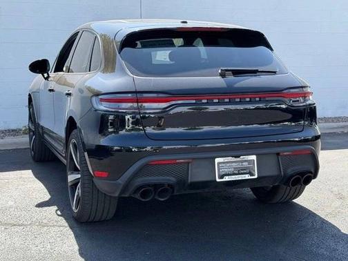 Jet Black Metallic 2025 Porsche Macan