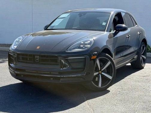 Jet Black Metallic 2025 Porsche Macan
