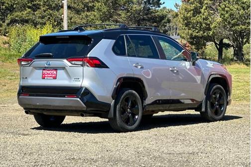 2021 Toyota RAV4 Hybrid SE